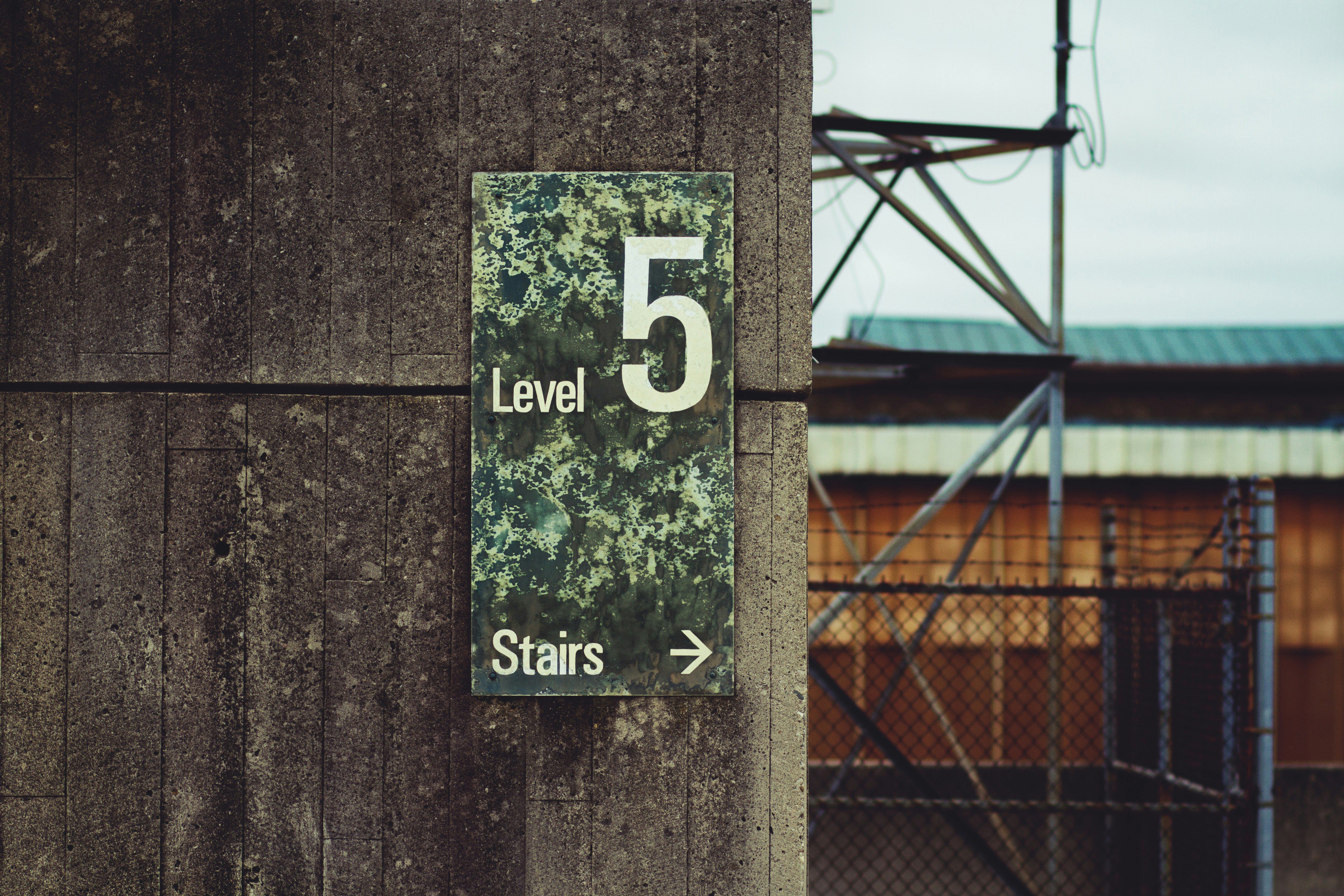 brown level 5 signage